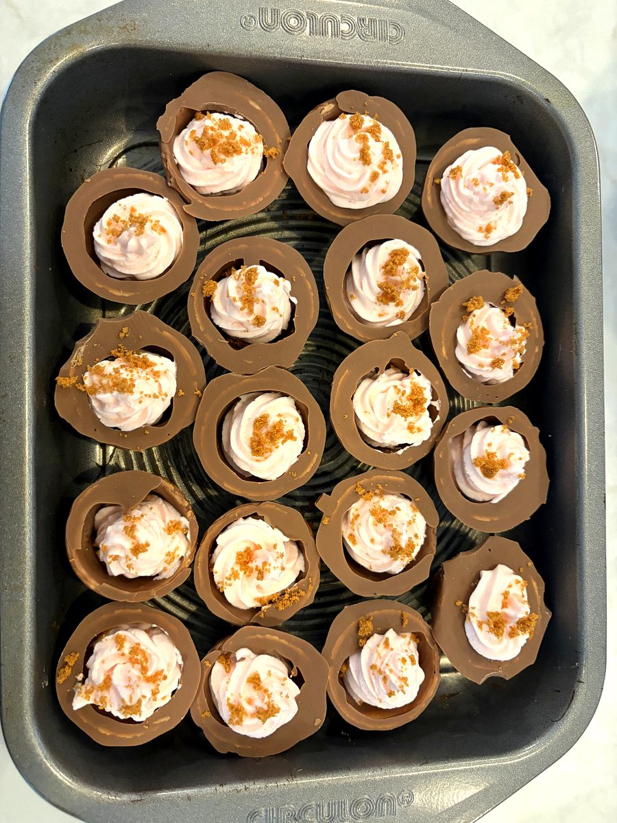 Chocolate dessert cups